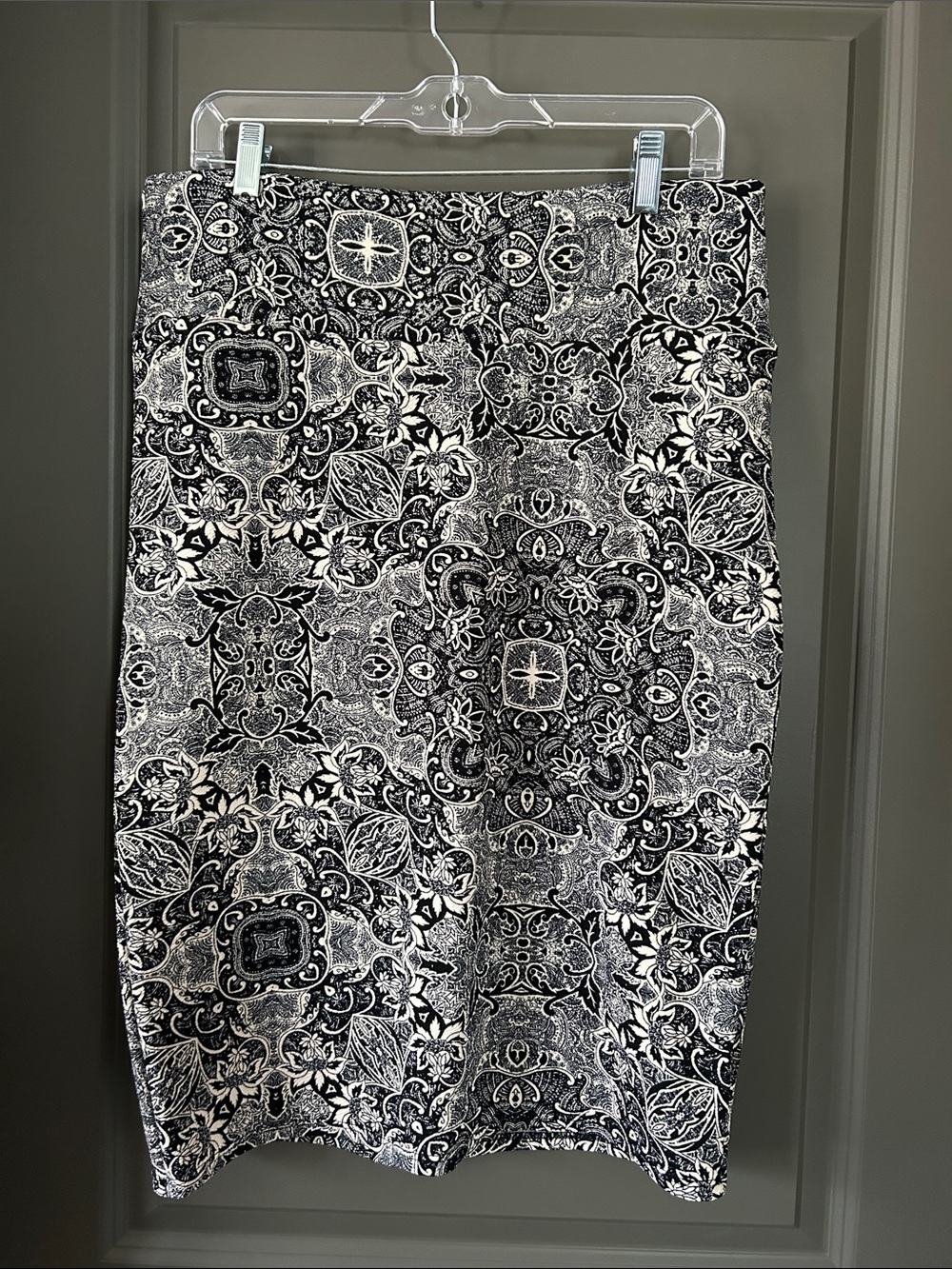 Black & White Printed Pencil Skirt